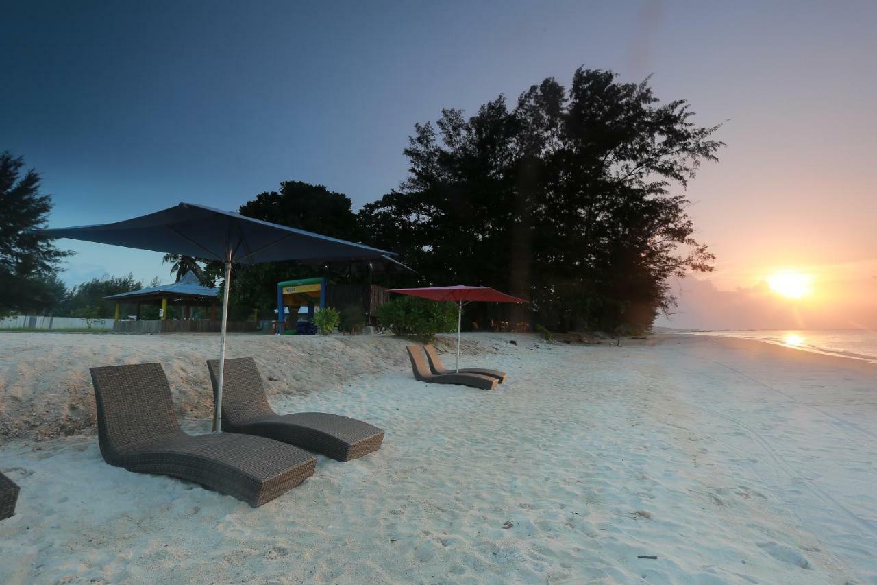 Belitung Holiday Resort Sijuk Exterior photo
