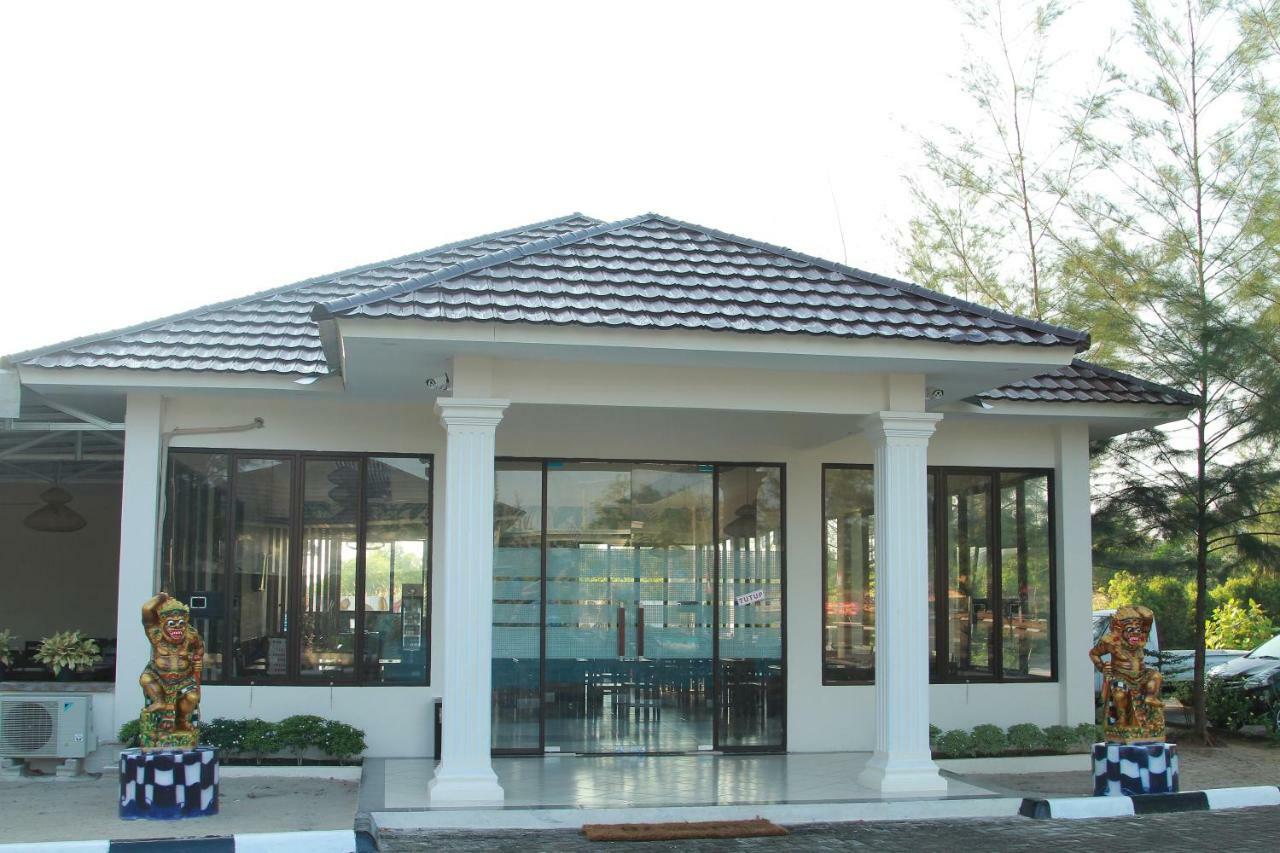 Belitung Holiday Resort Sijuk Exterior photo