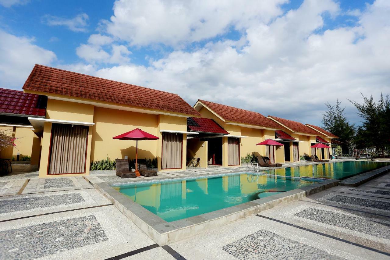 Belitung Holiday Resort Sijuk Exterior photo