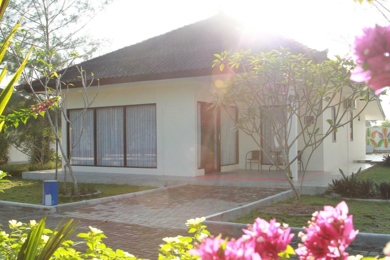 Belitung Holiday Resort Sijuk Exterior photo