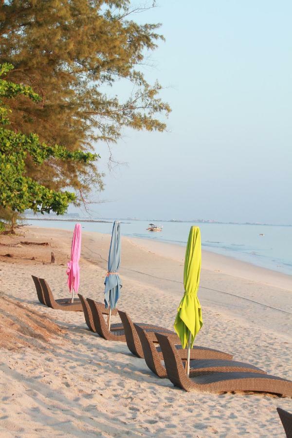 Belitung Holiday Resort Sijuk Exterior photo