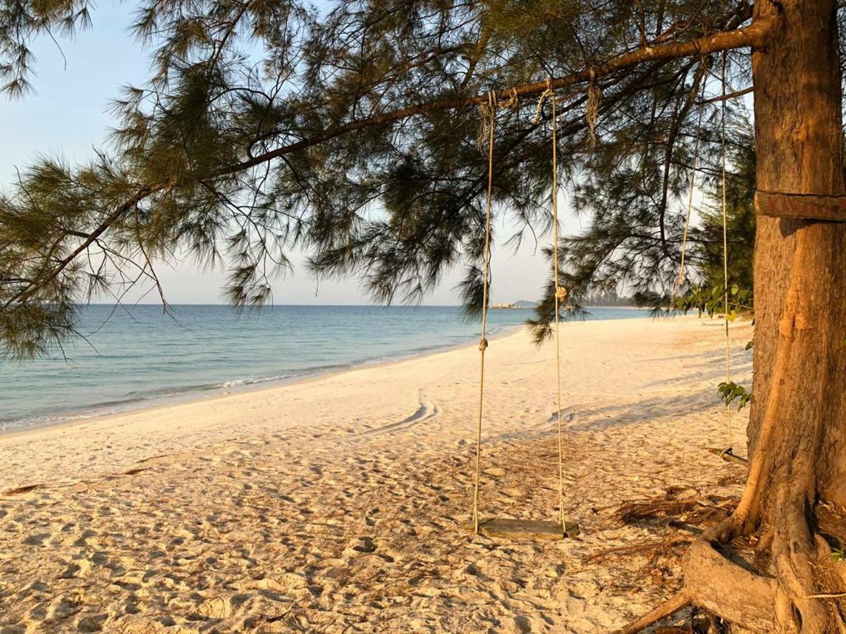 Belitung Holiday Resort Sijuk Exterior photo