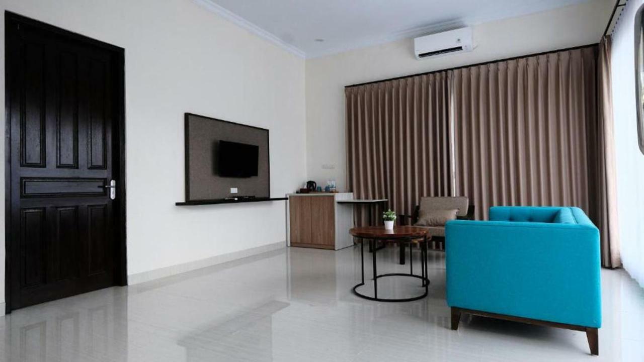 Belitung Holiday Resort Sijuk Exterior photo