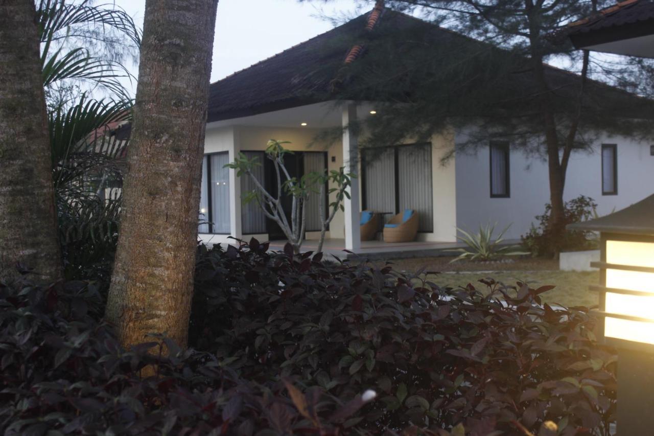 Belitung Holiday Resort Sijuk Exterior photo