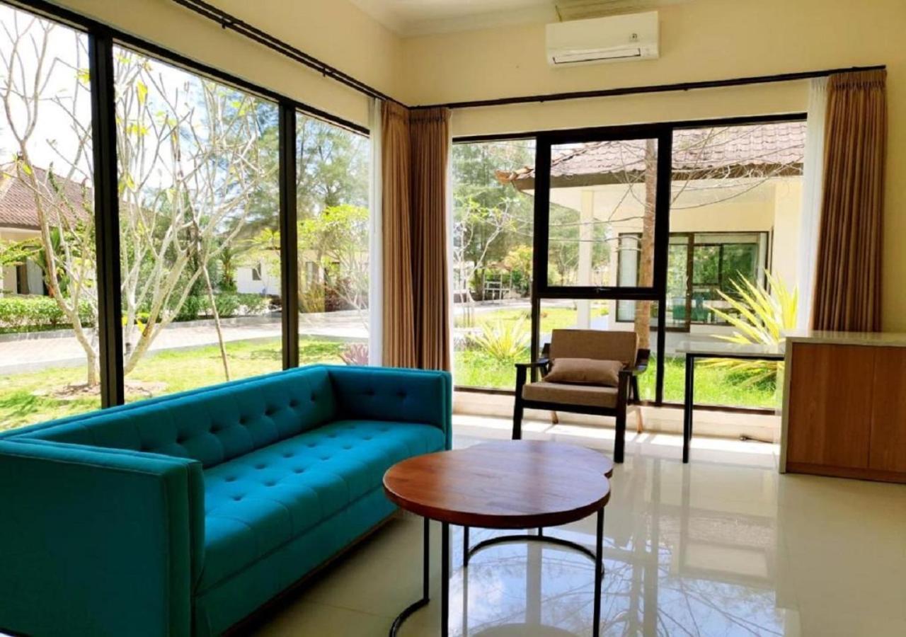 Belitung Holiday Resort Sijuk Exterior photo